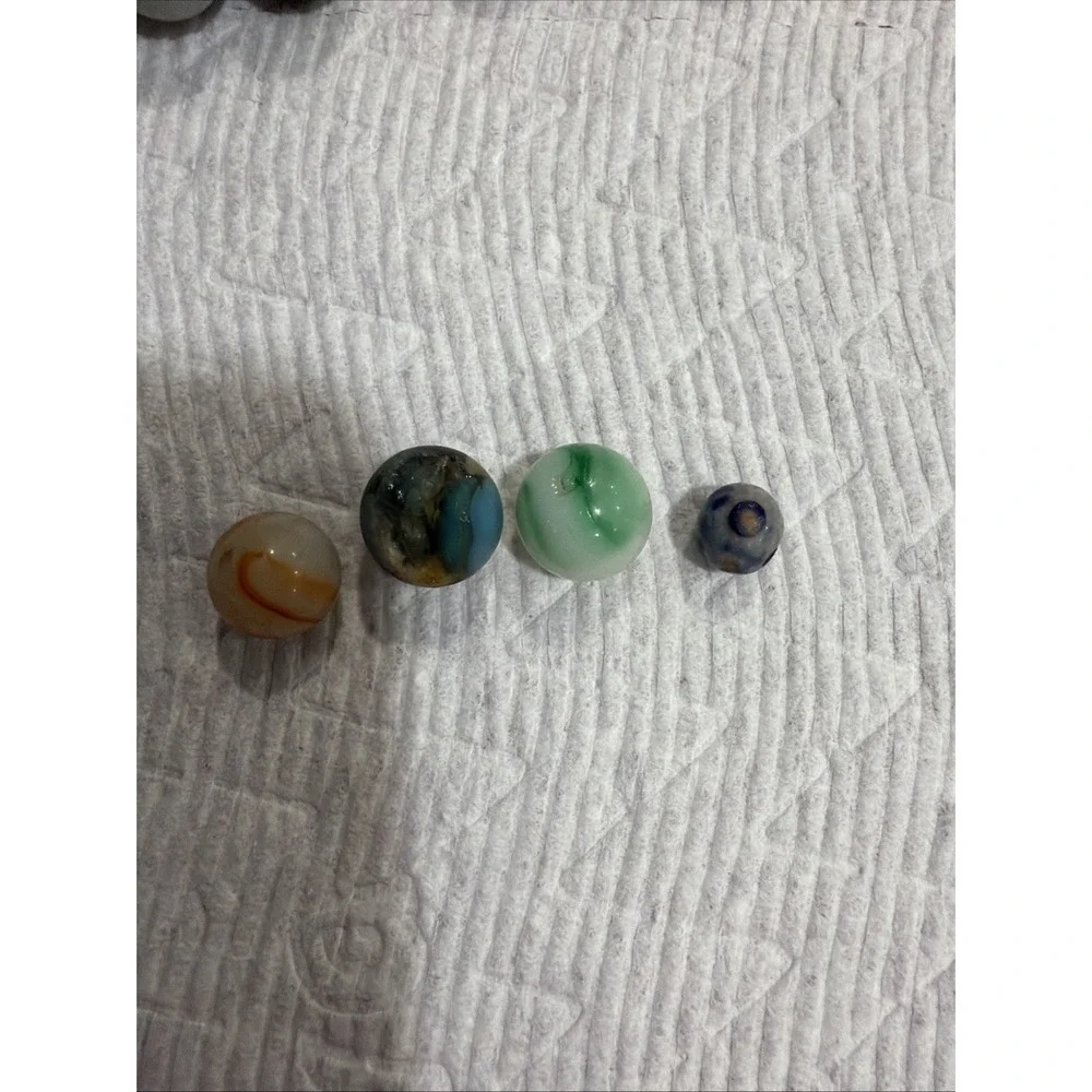 Lot Of 13 Vintage Marbles 11-regular 1- Shooter 1-mini 4 Damaged